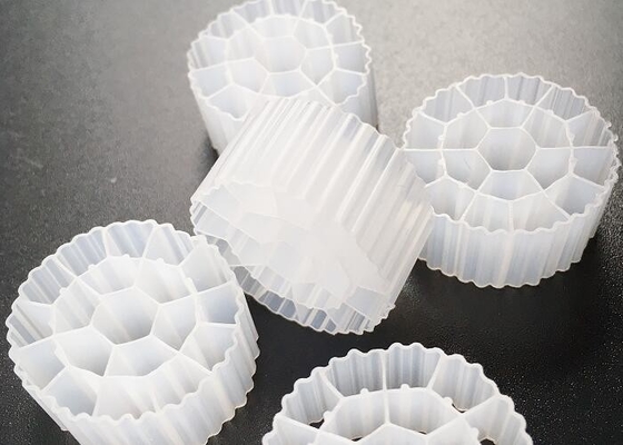 kopen Actieve celproces Witkleur HDPE Plastic MBBR Media Voor SBR's online manufacture