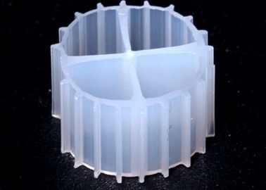 kopen Witte kleur Plastic Filter Media Virgin HDPE Materiaal MBBR Bio Balls Voor RAS online manufacture