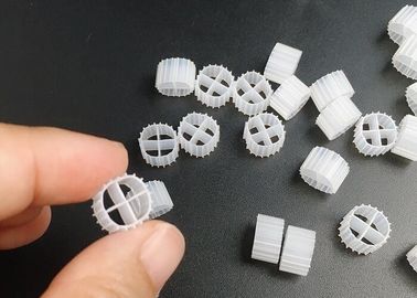 kopen Hoog efficiënte biofilmdrager MBBR Filtermedia 11 mm x 7 mm Grootte en witte kleur online manufacture