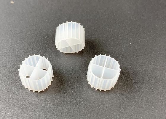 kopen 11*7mm MBBR Bio Filter Media K1 met witte kleur en maagdelijk HDPE materiaal online manufacture
