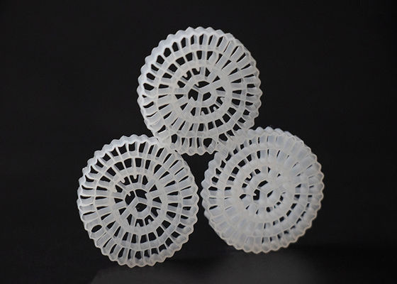 kopen Maagde HDPE materiaal MBBR Bio Media Wit kleur En 25*4mm Grootte Hoog oppervlak MBBR online manufacture