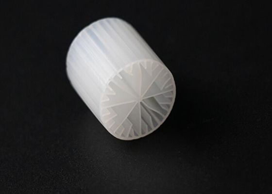kopen Witte kleur MBBR Filter medium 15*15mm Grootte HDPE materiaal voor afvalwaterbehandeling online manufacture