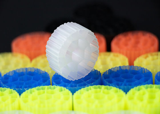 kopen Kleurrijke of op maat gemaakte Plastic Moving Media Filter Voor Aquariums online manufacture