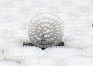 HDPE Floating Moving Bed Filter Media voor waterzuiveringsinstallaties MBBR biocel