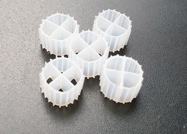 Witte kleur 11*7mm K1 Biofilter Hdpe Mbbr Biovendrijver Drijvende Bioballen