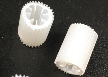 MBBR HIPS Materiaal Plastic Filter Media Met Grootte 5mm X 10mm En Witte Kleur
