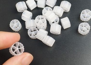 Hoge efficiëntie MBBR Bio Media Zelfreinigend Diy Pond Biopipe Filter Media