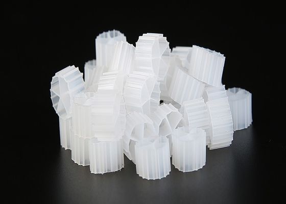 Alle kleurrijke HDPE Kaldnes K1 Filter Media Bio Film Fast 10 mm X 7 mm