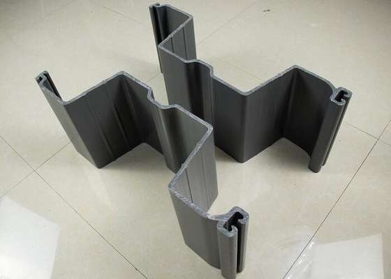 Vinyl PVC-extrusieplaat Plastic Pile U-vormig Grijze kleur