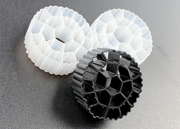 Witte kleur Virgin PE Mbbr Carrier Media Voor IFAS-procesvereiste