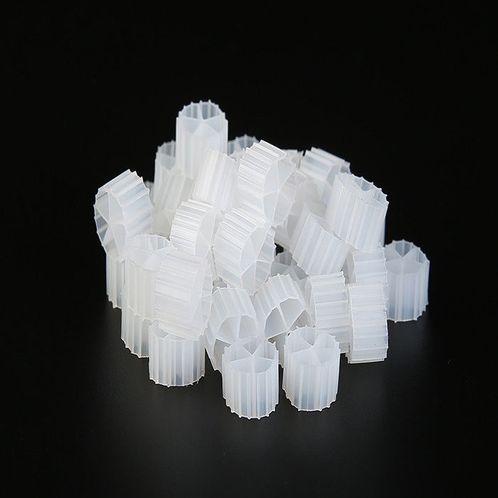 Vijf gaten HDPE-materiaal MBBR K1 Filtermedium voor aquaria