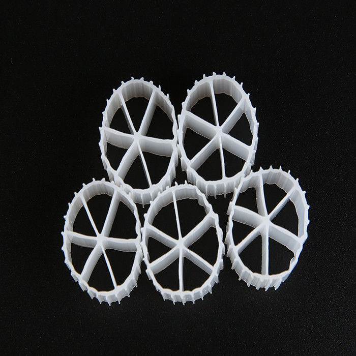 Afvalwaterzuivering MBBR Filtermedium 0,96 - 0,98 g/Cm3 Dichtheid met witte anaërobe tank A/O technologie