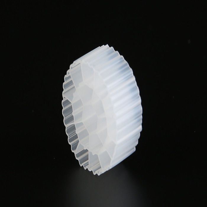 HDPE Wit Plastic K3 Filter Media Waterbehandeling Bio Cel Voor Poel Cass Proces Verplaatsen Ammoniak Stikstof