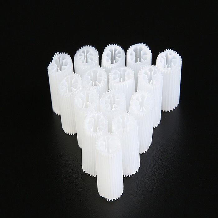MBBR HIPS Materiaal Plastic Filter Media Met Grootte 5mm X 10mm En Witte Kleur
