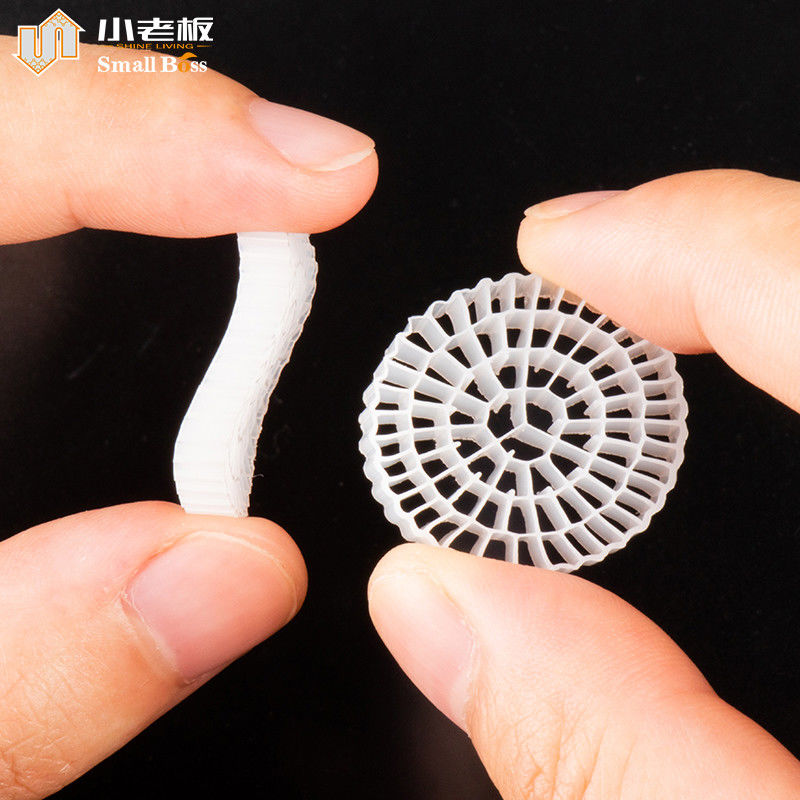 Mbbr Aquarium Filter PE plastic Materiaal 1600M2/M3 voor vishouderij