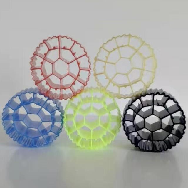 Witte en zwarte kleur MBBR-filtermedia met maagdelijk HDPE-materiaal voor afvalwaterzuivering