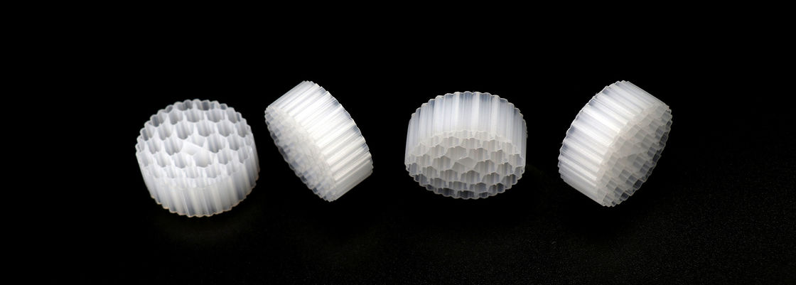 FDA Safty Material MBBR Filter media voor gemeentelijke industriële afvalwaterbehandeling Witte kleur