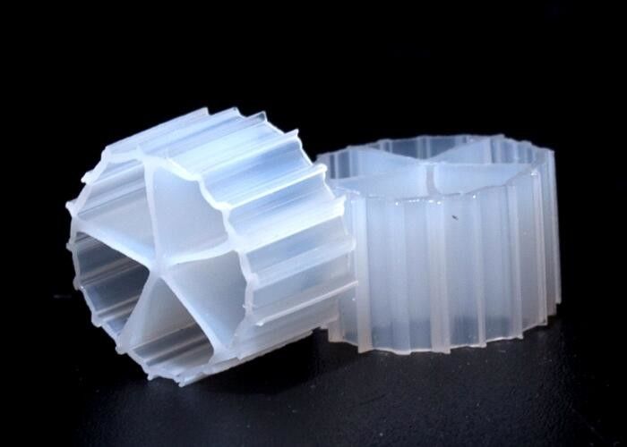 Vrouwelijk HDPE-materiaal Witte kleur MBBR-filter Biomedia voor waterbehandeling