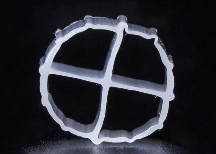 12*9mm MBBR Biofiltermedia met witte kleur en maagdelijk HDPE materiaal biopipe bioballs