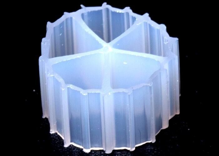 Witte kleur vis vijver HDPE Biocell Biofilter media Goed oppervlak