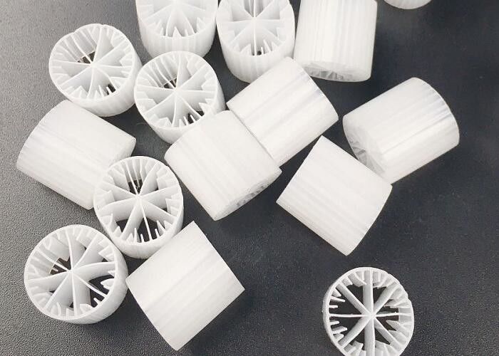 Milieuvriendelijke anaërobe tank waterbehandeling MBBR Bio Media 15*15mm Groot oppervlak