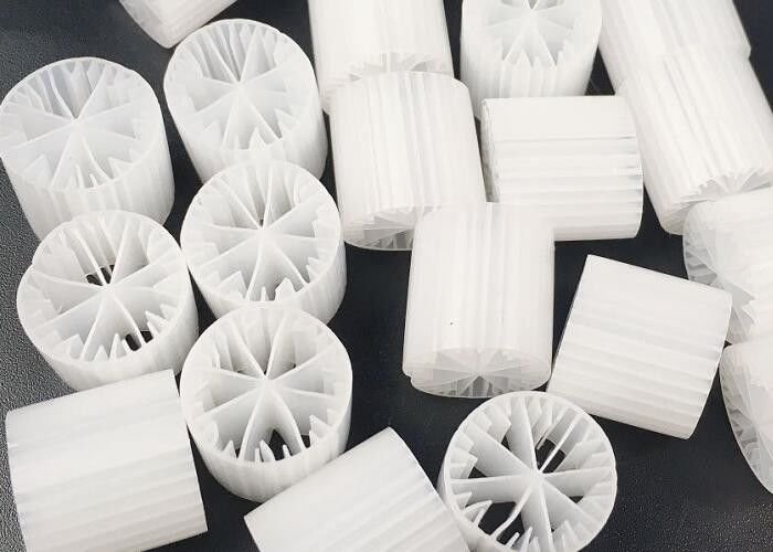 HDPE Biomassa Plastic Filter Media 15*15mm Voor WWTP SBR Technologie Drager