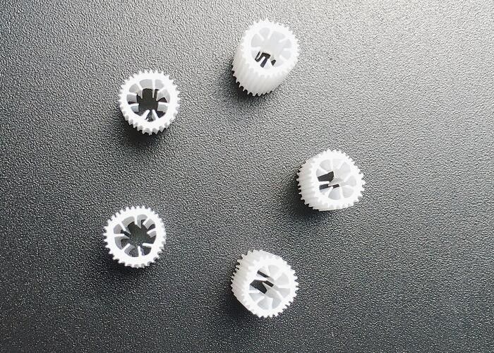 Industriële Hdpe Filter Media HIPS Materiaal 5*5mm Grootte SGS-certificering Aangepaste kleur