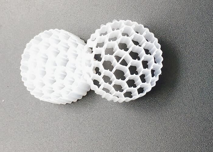 Druppelend Bio filter witte kleur MBBR BIO MEDIA FAB CARRIER 25*10MM 38 KAMERS afvalwaterbehandeling