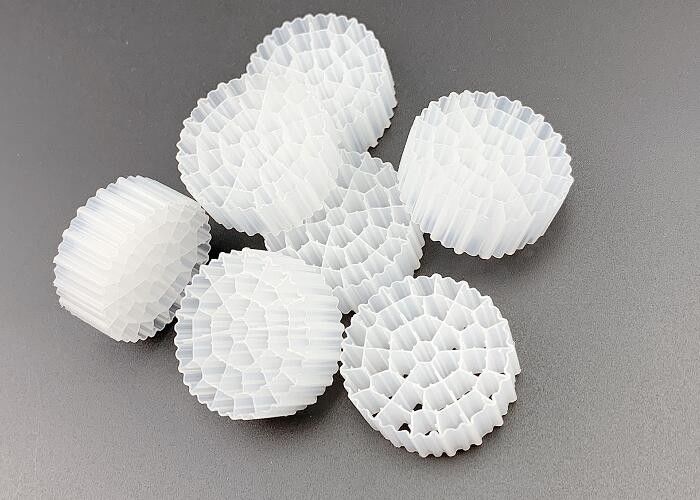 Witte kleur HDPE K1 Filtermedia PE37 Voor verbetering van de waterkwaliteit
