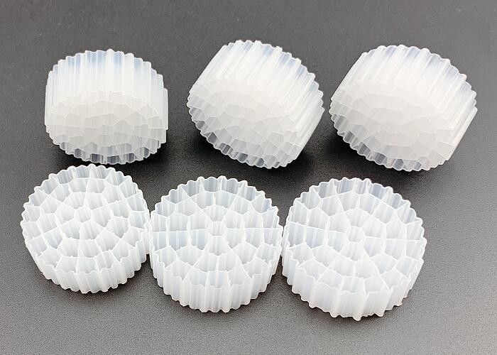 Witte kleur HDPE K1 Filtermedia PE37 Voor verbetering van de waterkwaliteit