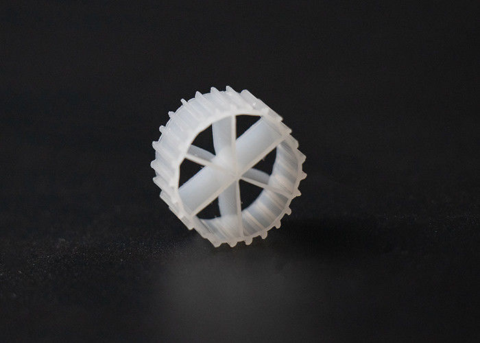 Milieuvriendelijke waterzuivering MBBR Bio Media beschermingstechnologie met lange levensduur Wit