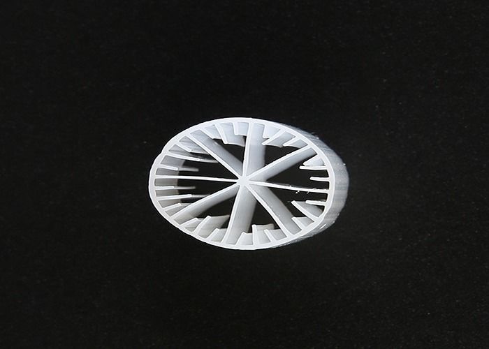 15*15 mm Grootte MBBR Bio Media Virgin HDPE Materiaal Wit Kleur Voor Anaërobe Tank