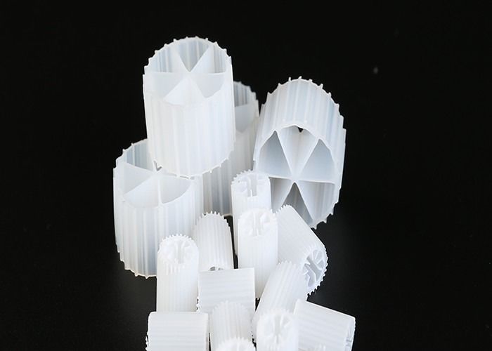 Lange levensduur 19 holes K1 Filter Media Virgin HDPE Materiaal Bio Ballen Voor RAS En Afvalwater