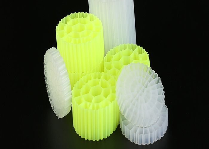Zwarte kleur Plastic Filter Media MBBR Filter Media 25mm X 12mm Grootte En Witte kleur