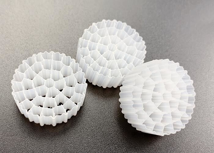Virgin HDPE 25*10MM Witkleur MBBR Plastic Filter Media Groot oppervlak