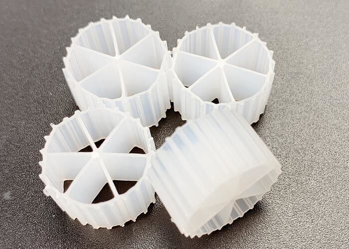 PE04 Grote oppervlakte Witte kleur MBBR Bio Media 6 Kamers 800m2/M3