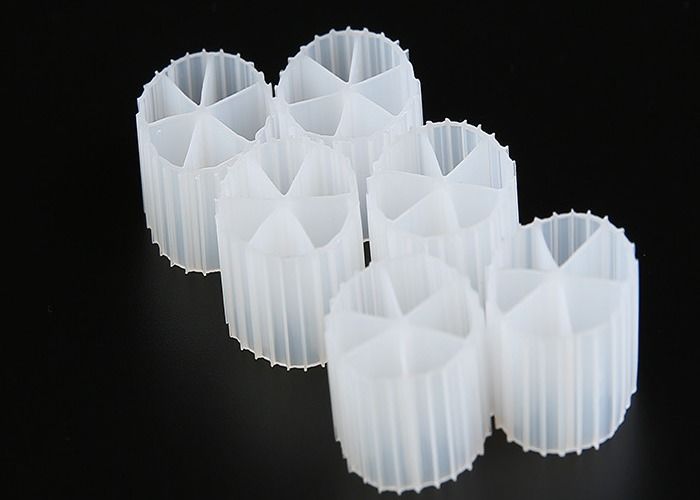 Vissenpoelen MBBR Bio Media K1 Verplaatsbaar Bed Filter Virgin HDPE Materiaal 85% Porositeit