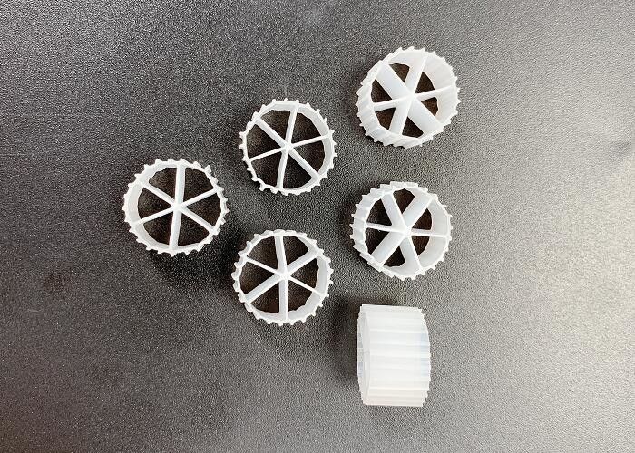 Witte kleur FDA Veilig HDPE-materiaal Verhuisbaar bed Biofilm reactor Levensduur 15 jaar
