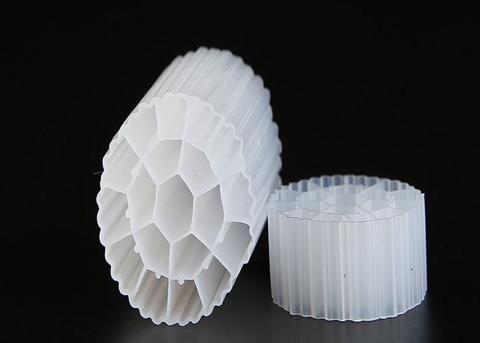 Maagde HDPE MBBR Filter Media Met Witte Kleur En Lange Levensduur Voor 35*18mm Grootte